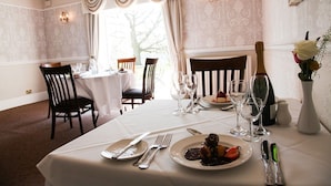 Free full breakfast on weekdays  - Singleton Lodge Country House Hotel (Poulton-le-Fylde)