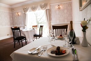 Free full breakfast on weekdays