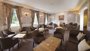 Lounge - Singleton Lodge Country House Hotel (Poulton-le-Fylde)