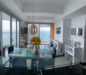 アパートメント | リビング エリア | 薄型テレビ