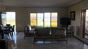 Villa | Living area | Plasma TV