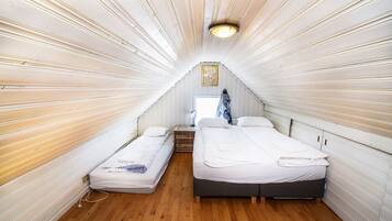 City Apartment, 2 Bedrooms | Cribs/infant beds, free WiFi, bed sheets