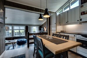 小屋, 2 间卧室 | 私人厨房 | 冰箱、烤箱、炉灶、洗碗机