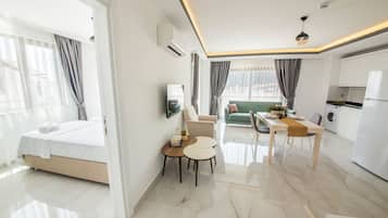 Superior Suite, 2 Bedrooms, Accessible, Sea View | Premium bedding, Tempur-Pedic beds, in-room safe, blackout drapes