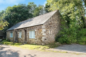 Exterior - Coombe Farm (Looe)