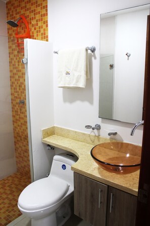 Apartment | Bathroom | Shower, towels