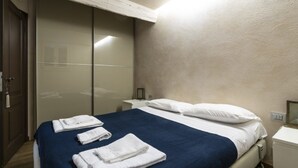Unclassified image, 5 of 9, button - Garibaldi Penthouse (Milan)
