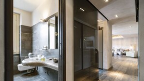 Unclassified image, 2 of 9, button - Garibaldi Penthouse (Milan)