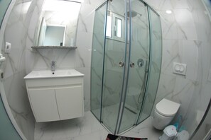 Triple Room, Balcony | Bathroom