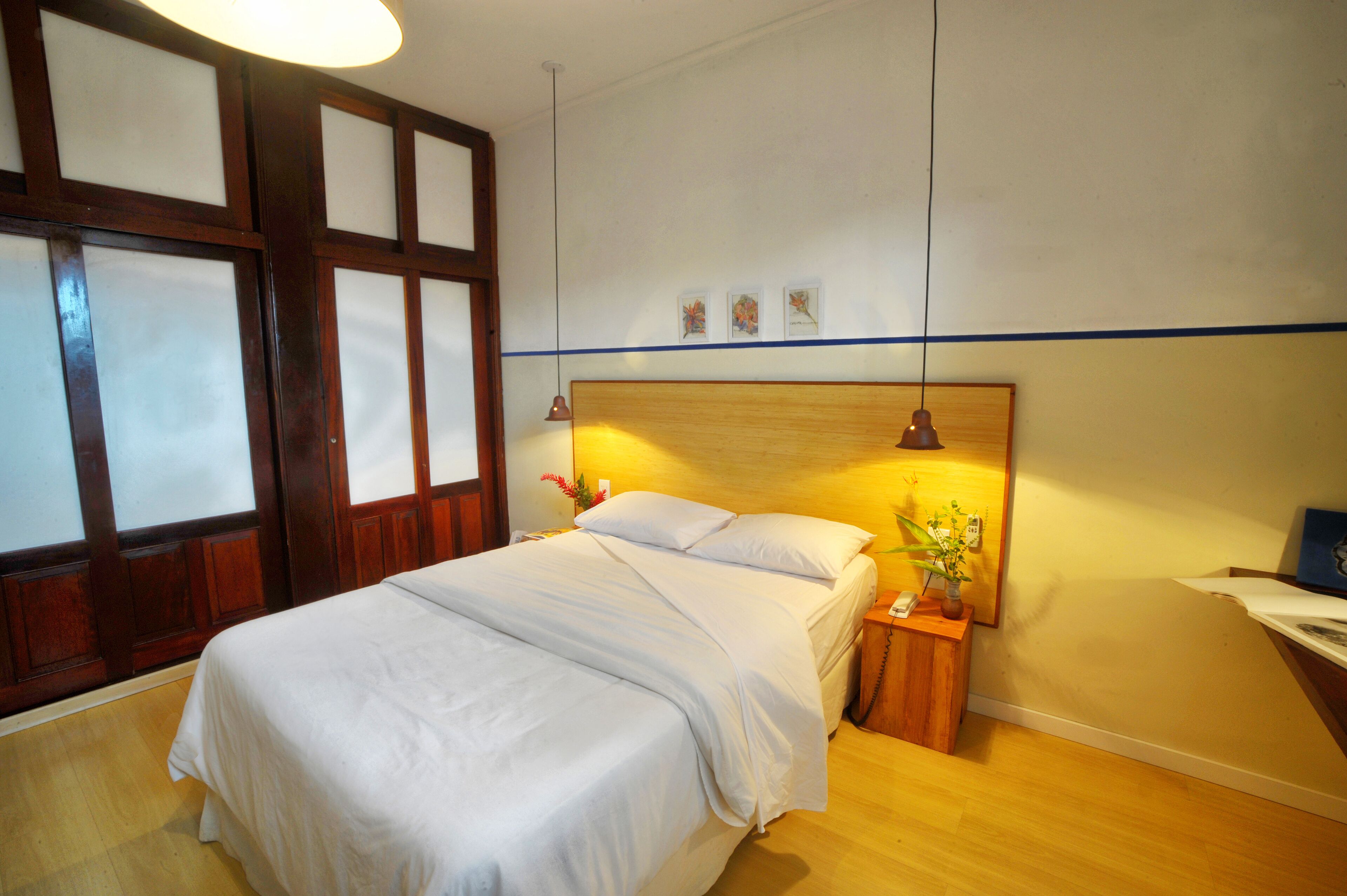 TV de tela plana 32 polegadas com canais via satélite, TV