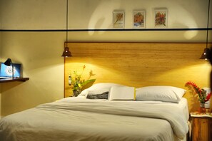 Habitació doble o amb dos llits individuals estàndard | Minibar, escriptori, wifi gratuïta i roba de llit