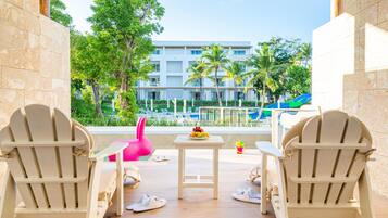 1 habitación y minibar con artículos gratuitos