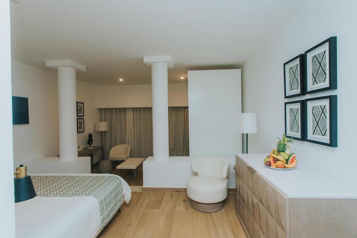1 bedroom, free minibar, in-room safe, individually decorated