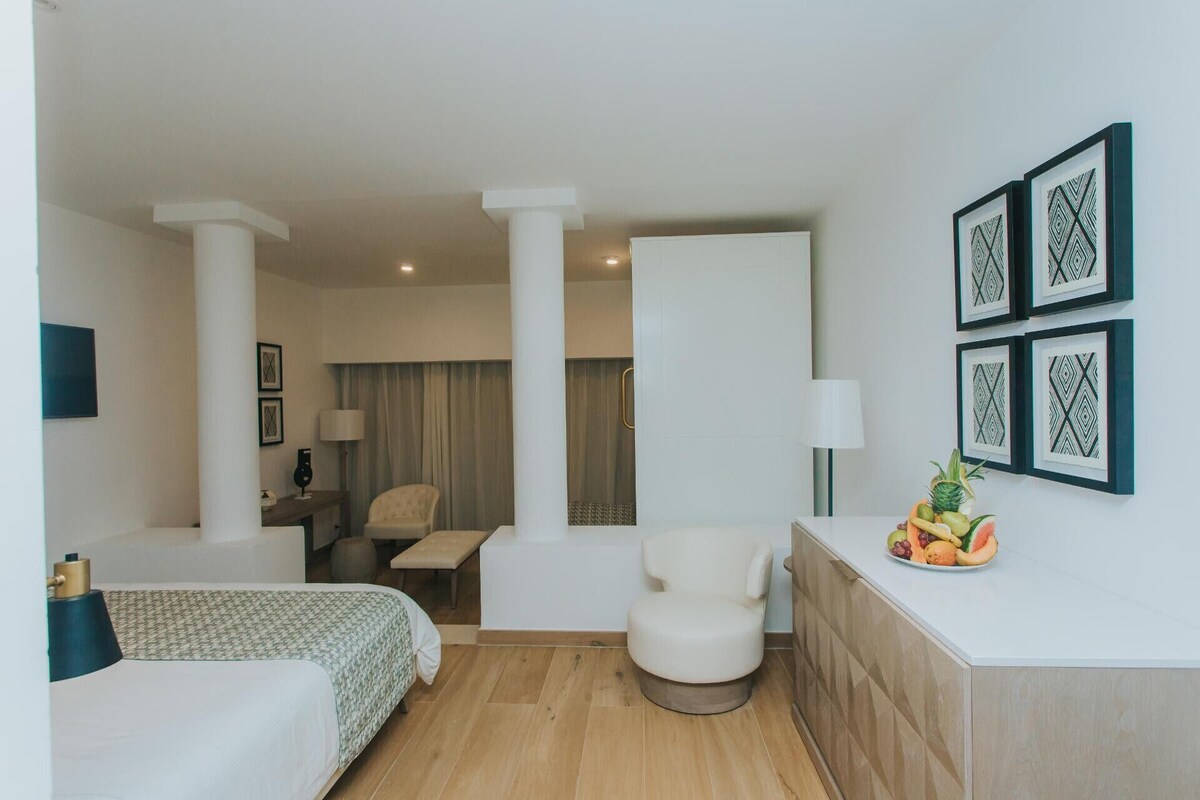 1 bedroom, minibar (free items), in-room safe, iron/ironing board