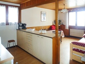 3 Schlafzimmer, Schreibtisch, Bügeleisen/Bügelbrett, WLAN