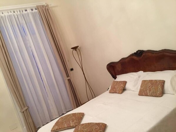 Deluxe Suite, Balcony