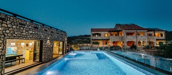 Villa Ariel - Einfamilienhaus, Pool & Bar, Basketballplatz