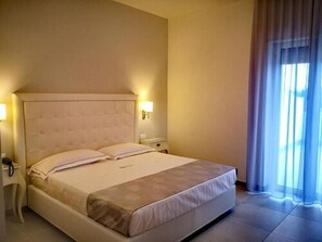 Standard Double Room, Balcony, Garden View