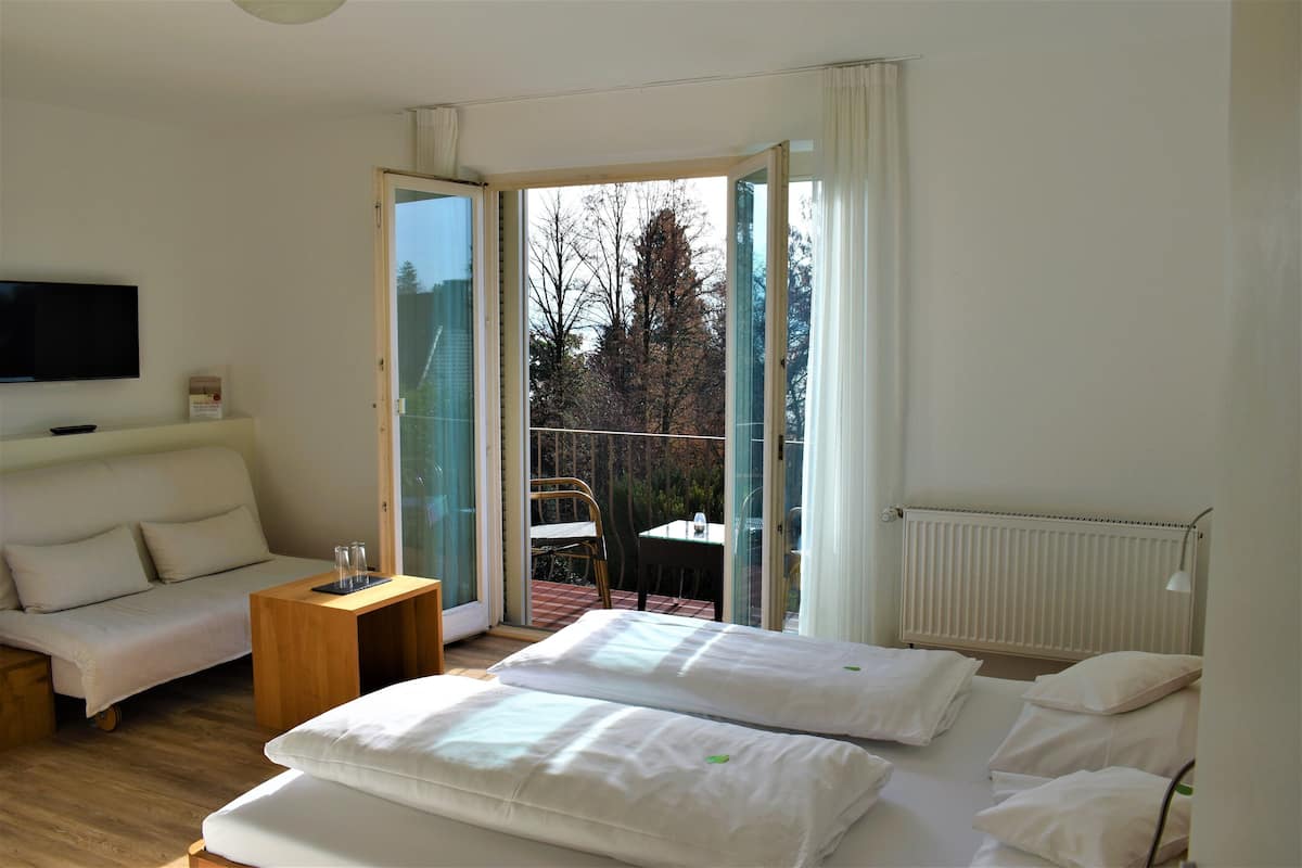 Double Room, Balcony, Garden View | 1 bedroom, hypo-allergenic bedding, in-room safe, desk