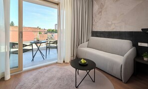 Deluxe double room with balcony | Luxe beddengoed, donzen dekbedden, pillowtop-bedden