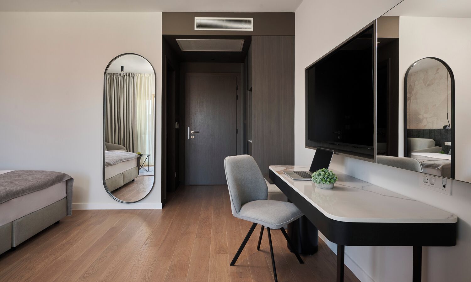 Deluxe double room with balcony | Sengetøy av topp kvalitet, dundyner og senger med overmadrass