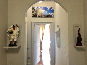 Interior entrance - Art&B.E.D.S. (Naples)
