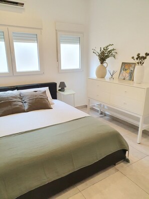 Double Room, Private Bathroom | Free WiFi, bed sheets - Apartment Herrera Center (Alicante)