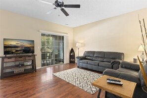 Flachbildfernseher, Kamin