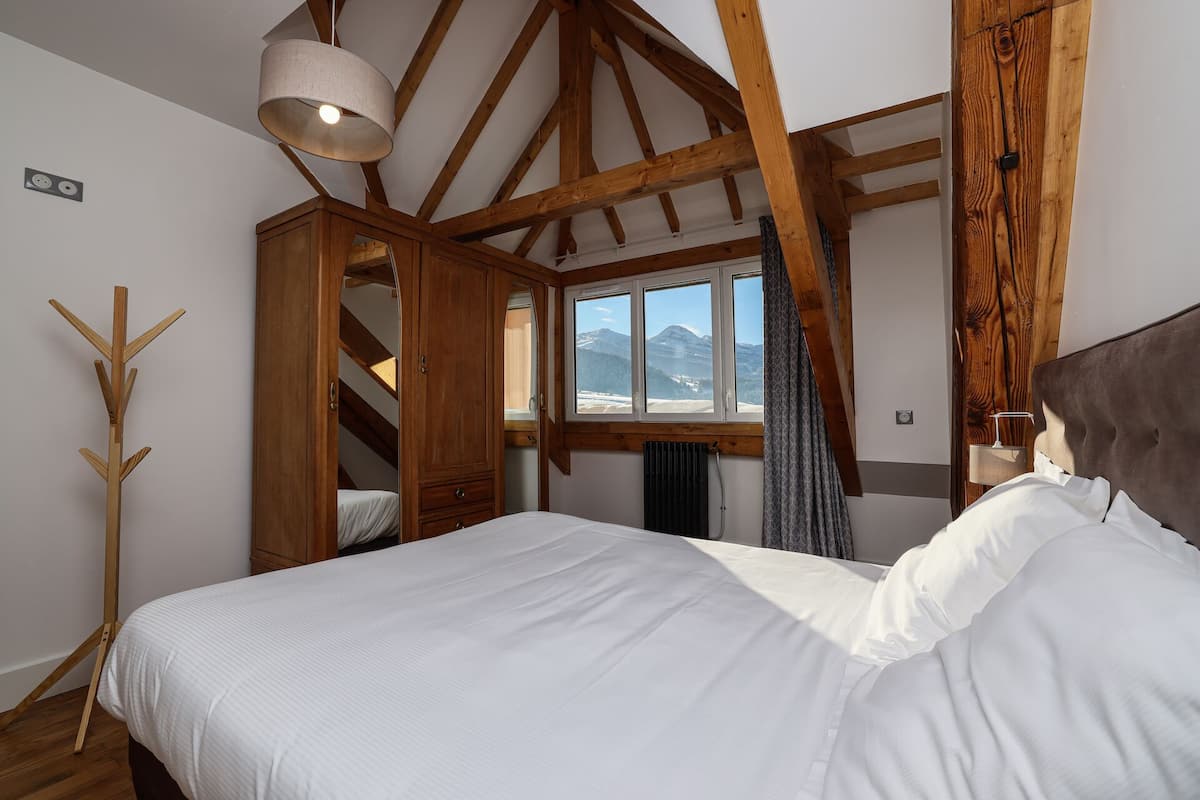 Duplex, 4 Bedrooms, Non Smoking, Mountain View | 1 bedroom, premium bedding, individually decorated
