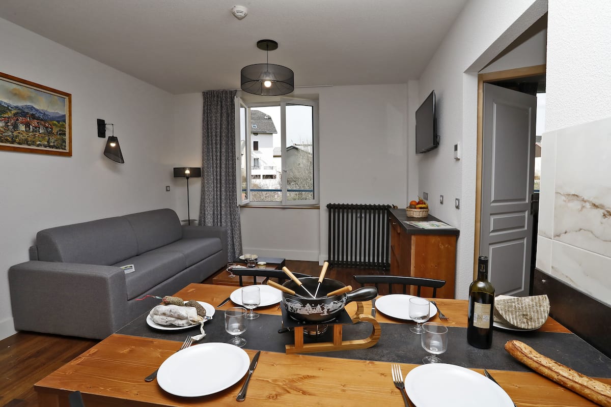 Apartment, Non Smoking, Garden View (4 personnes) | Living area