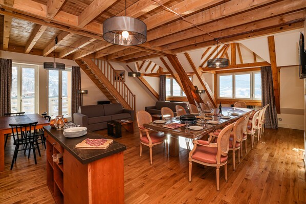 Maisonette, 4 Schlafzimmer, Nichtraucher, Bergblick | 1 Schlafzimmer, hochwertige Bettwaren, individuell dekoriert