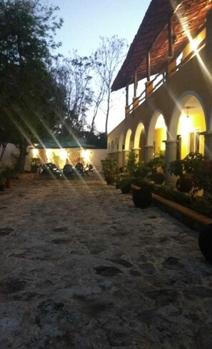 ลานระเบียง/นอกชาน