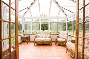 Hús | Stofa | Sjónvarp, arinn