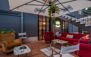 Terrace/patio - The Yard Hostel (Catania)