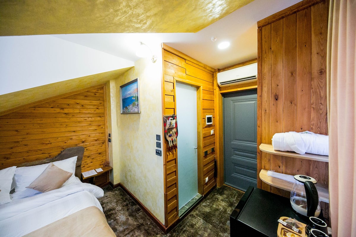 Standard Room | 1 bedroom, Egyptian cotton sheets, premium bedding, down comforters