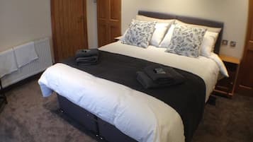 Superior double or 2 singles Room | Desk, blackout curtains, iron/ironing board, free WiFi