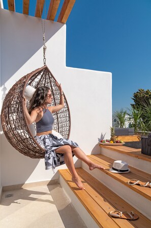 Junior Suite | Egyptian cotton sheets, premium bedding, down comforters - Omnia Mykonos Boutique Hotel & Suites (Mykonos)
