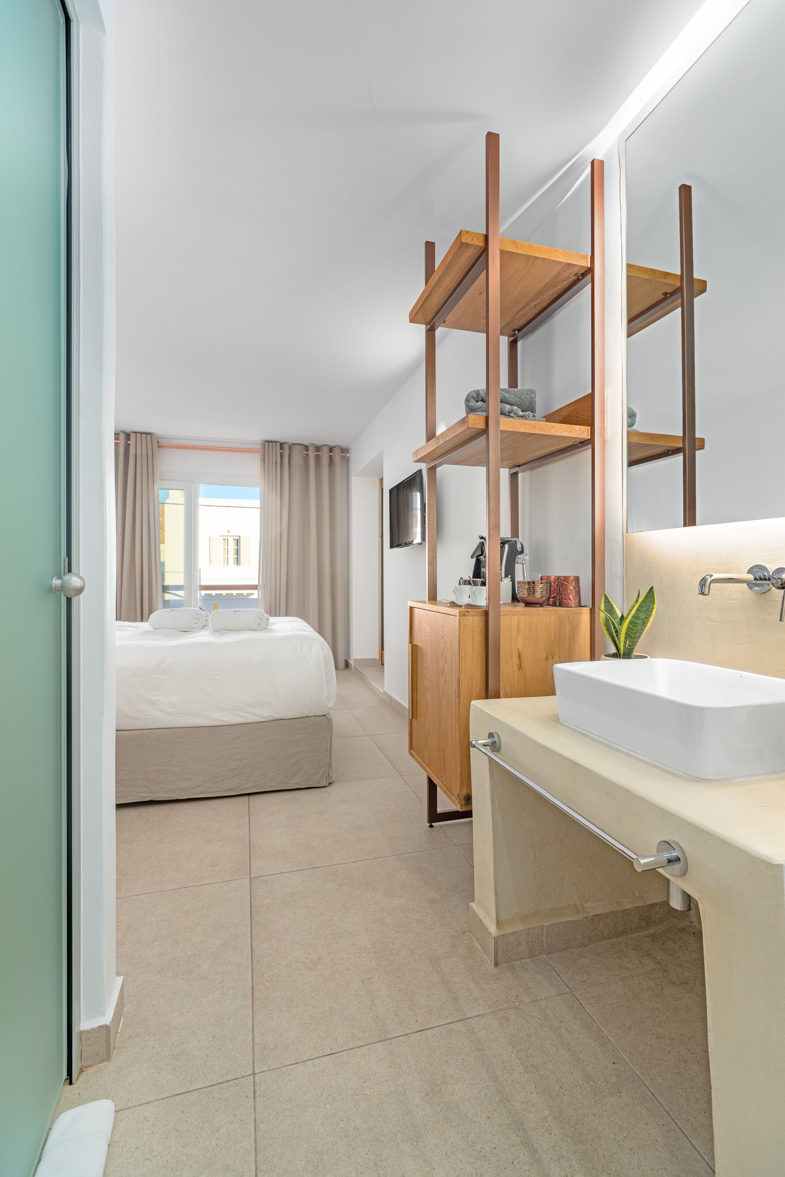 grand suite | bathroom | shower, rainfall showerhead, free toiletries, hair dryer