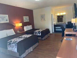 办公桌、遮光窗帘、熨斗/熨衣板、免费 WiFi