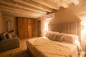 4 bedrooms, in-room safe, free WiFi, bed sheets