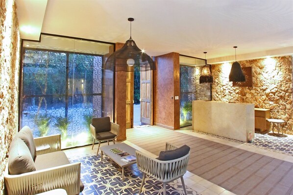 Deluxe-Apartment | Wohnzimmer | LED-Fernseher