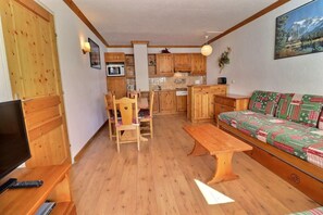 Living area - 150m from resort center, Ground floor, balcony, 40m², Méribel-Mottaret (Méribel - Les Allues)