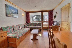 Living area - 150m from resort center, Ground floor, balcony, 40m², Méribel-Mottaret (Méribel - Les Allues)