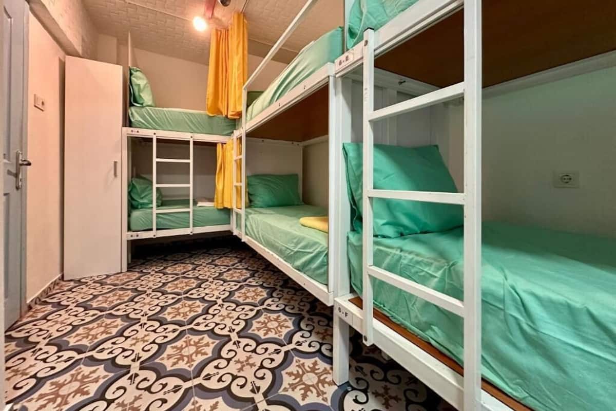 Dormitório compartilhado standard, em dormitório misto | 1 quarto, individualmente decorados, individualmente mobiliados