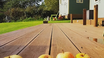 Shepherd Huts | Terrace/patio
