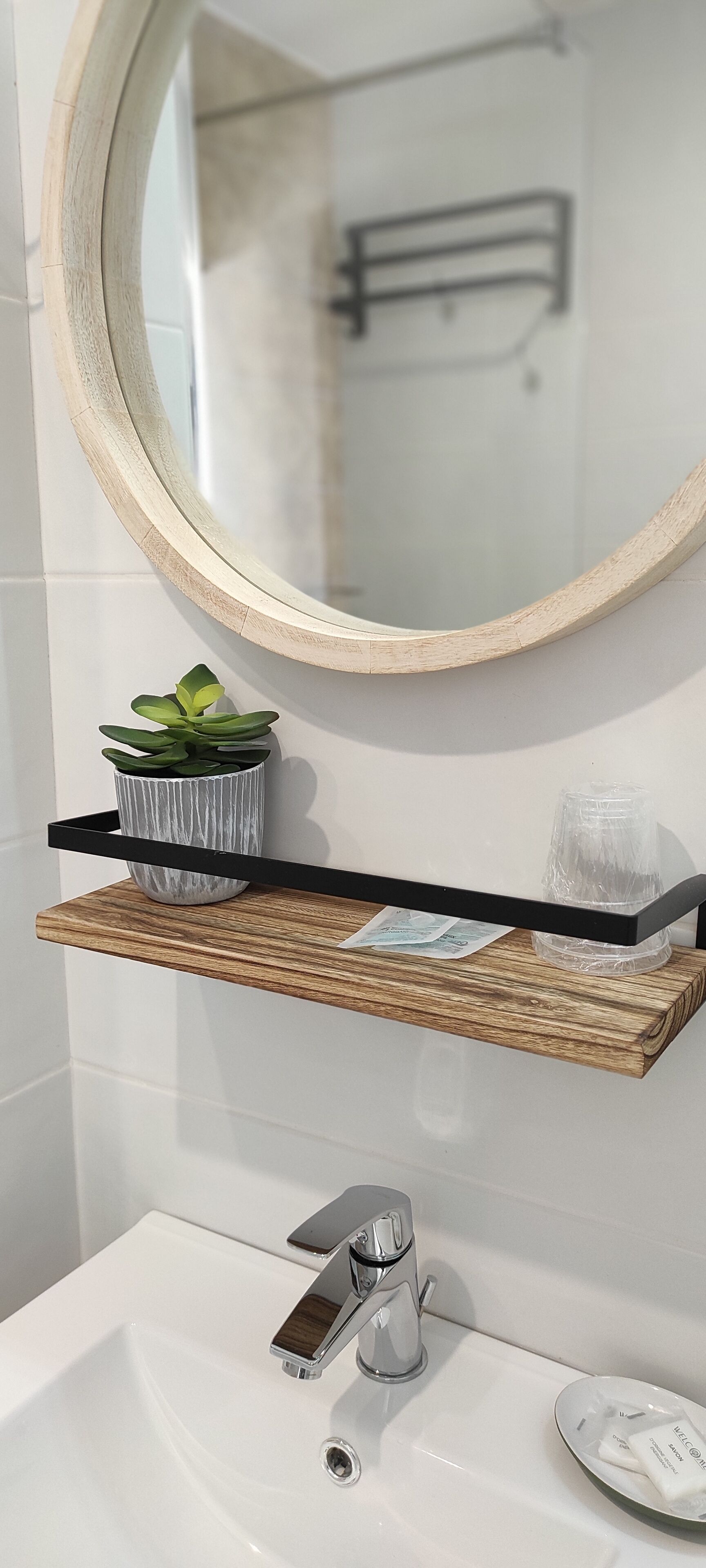 superior room | bathroom | free toiletries, hair dryer, towels, soap