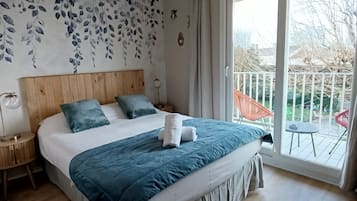 Premium Double Room | Individually decorated, individually furnished, blackout curtains