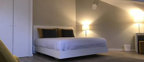 2 dormitoris, caixa forta a l'habitació i escriptori