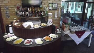 Free daily buffet breakfast