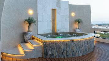 Bain à remous extérieur